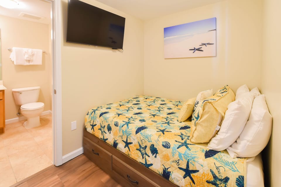 The Palms of Destin 2707 - Guest Bedroom