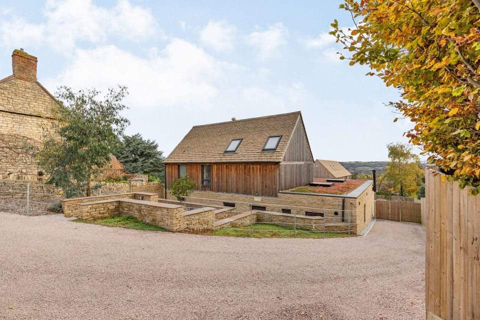 The New Bakehouse Double Bedroom - StayCotswold