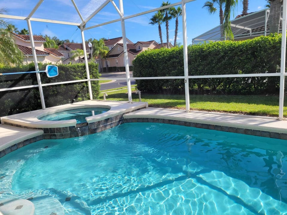 Pool and Spa for relax vacation.