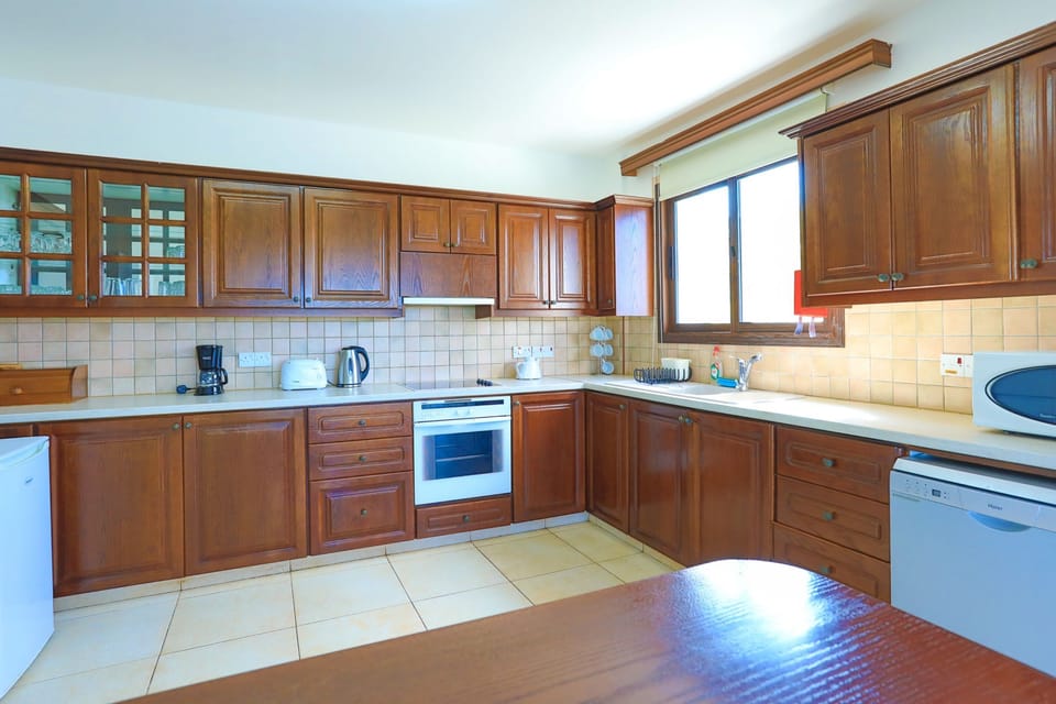 Fully equipped kitchen