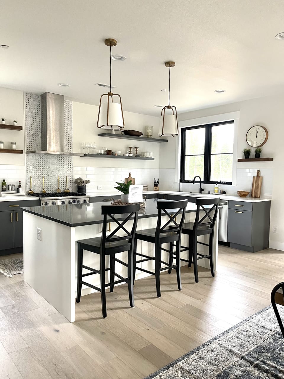 Gourmet kitchen