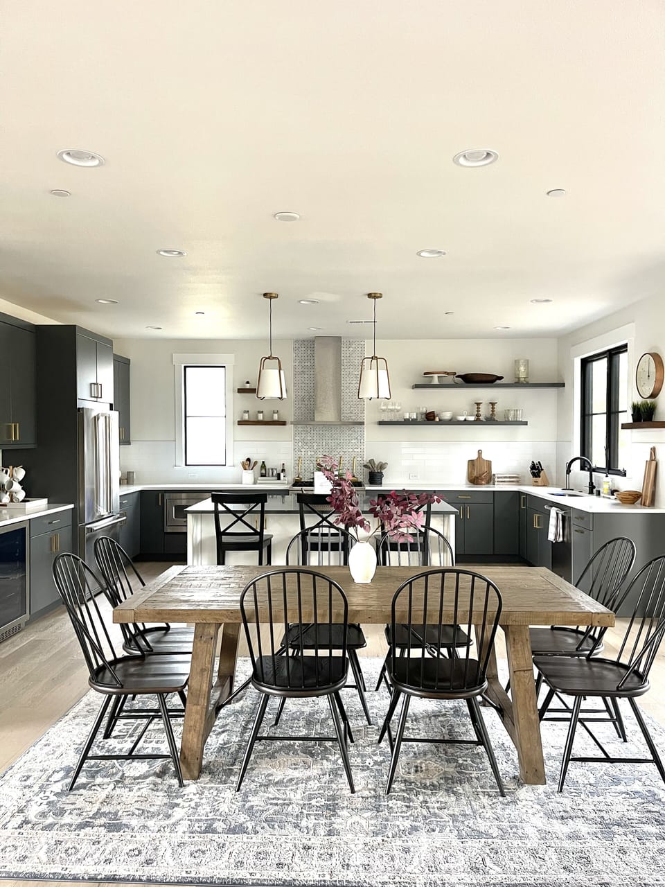 Gourmet kitchen & dining room