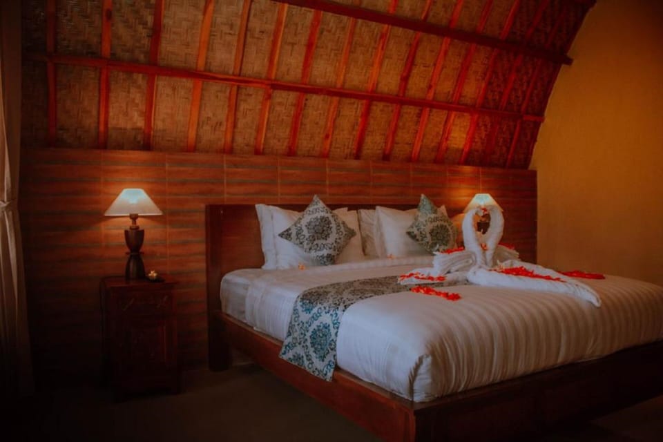 Deluxe Cottage, 1 Double Bed, Garden View | 1 bedroom, desk, free WiFi, bed sheets