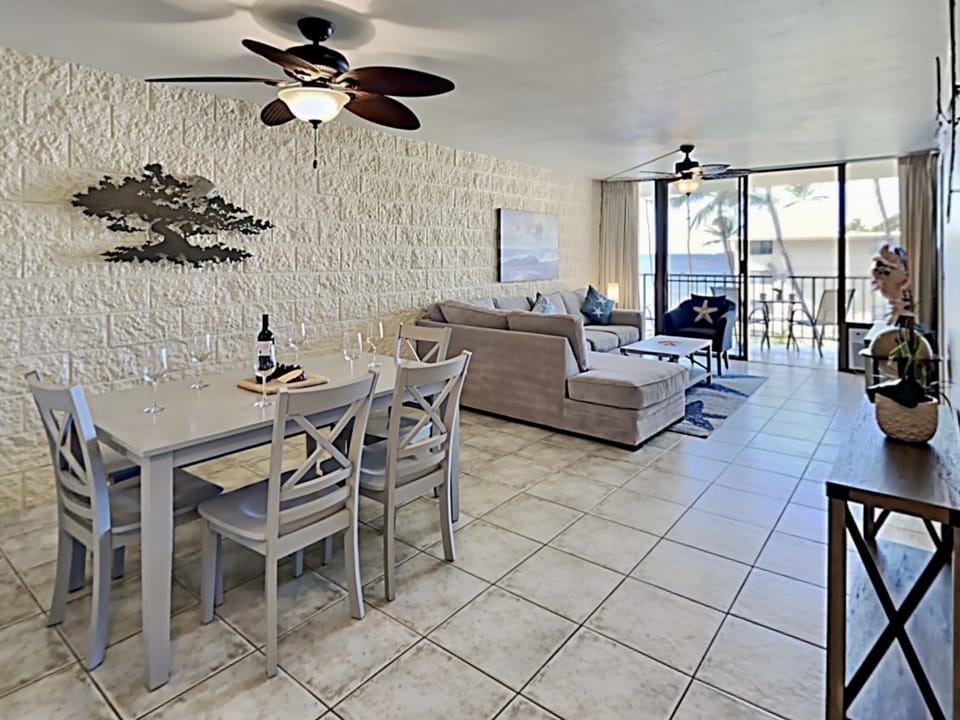 Open floor plan will help you relax and unwind on a well deserved vacation