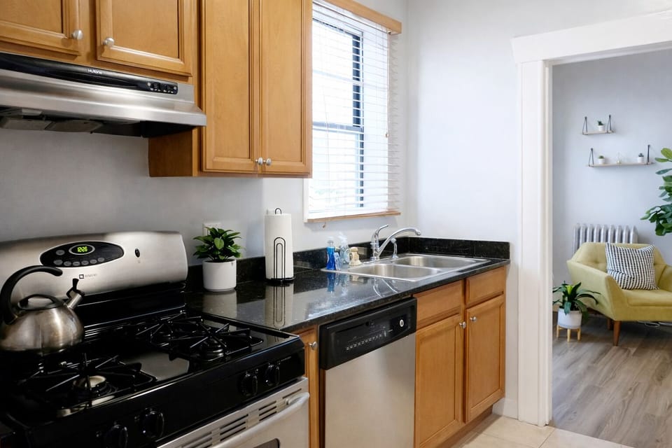 Small but fully equipped—everything you need to cook, dine, and feel right at home.