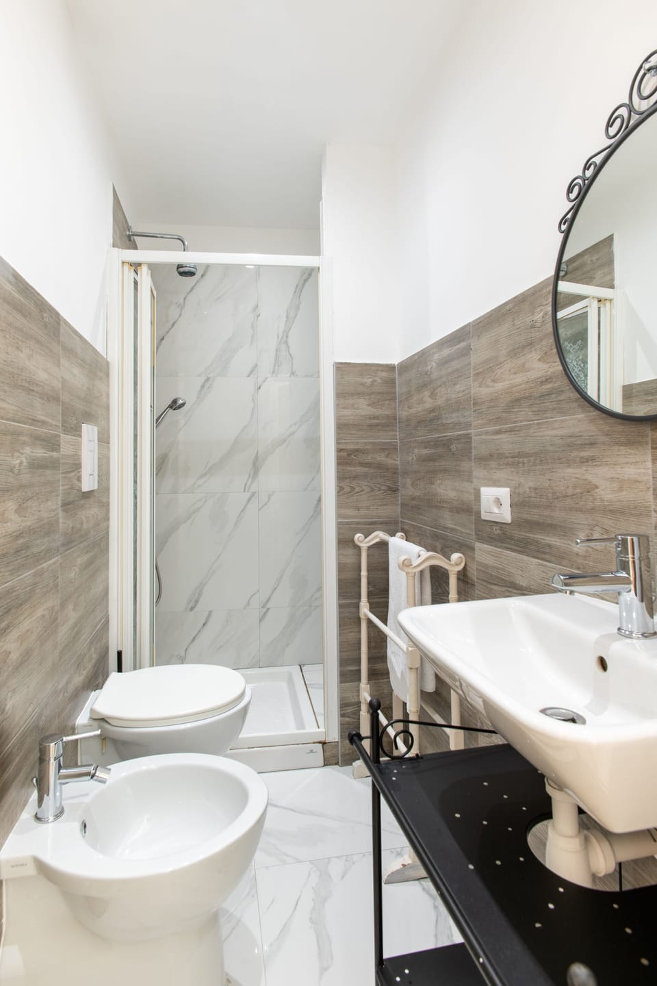 Superior Duplex | Bathroom | Shower, free toiletries, hair dryer, bidet