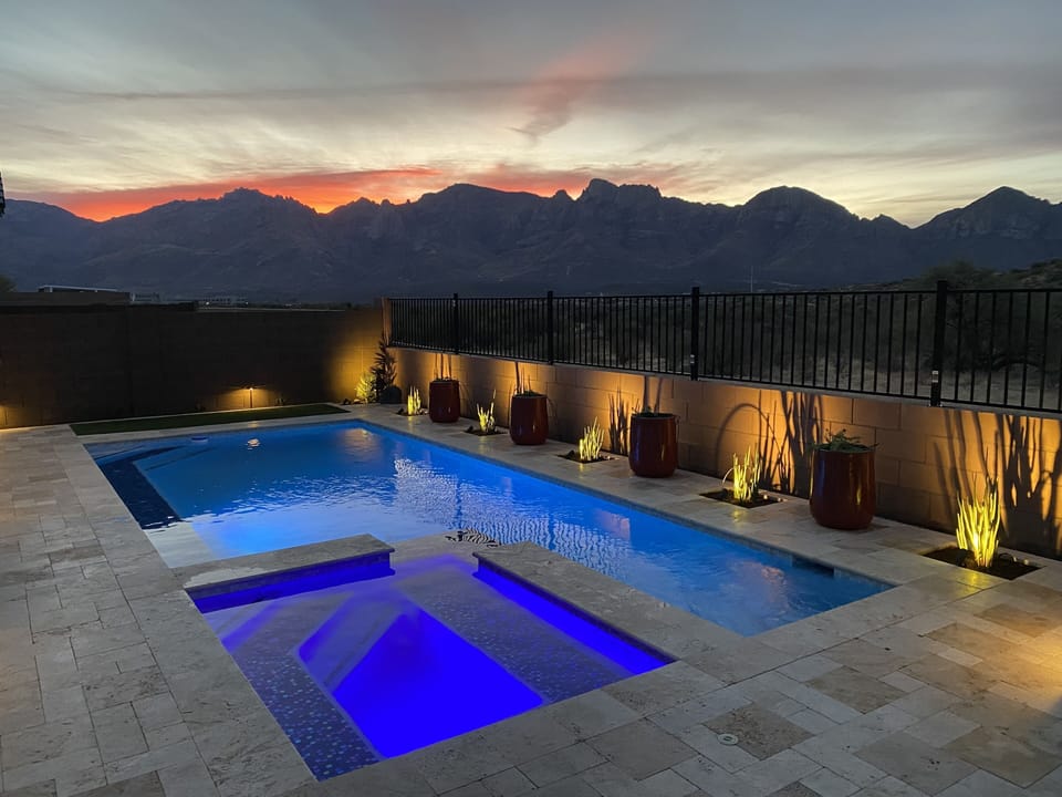 Pool spa and amazing views!