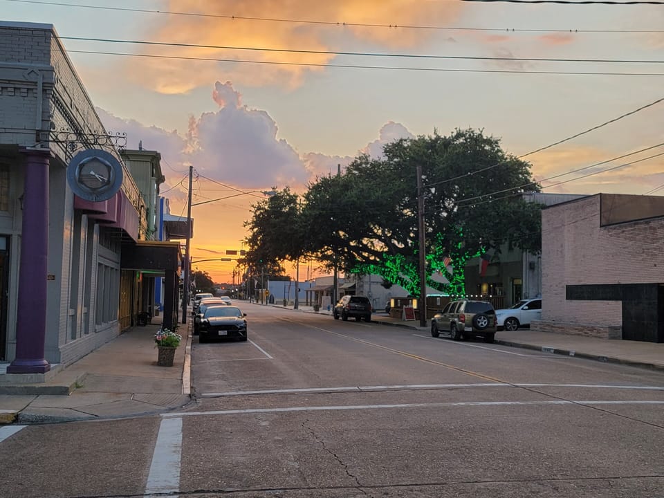 Downtown Humble only 2 blocks away 