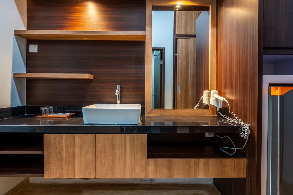 Superior Room | Minibar, in-room safe, individually furnished, desk