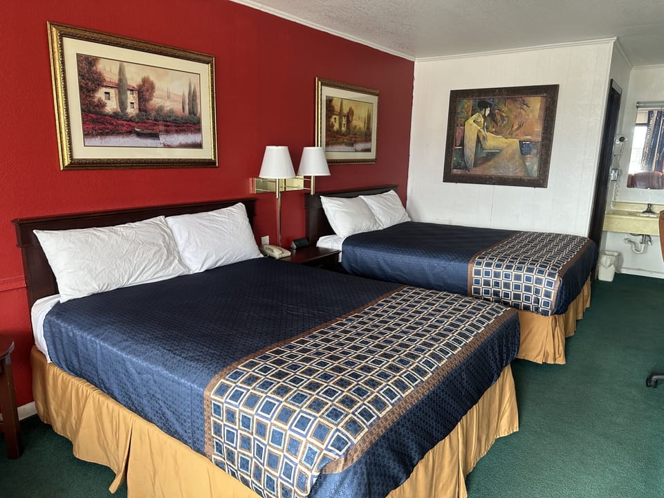 Two Queen Bed Non Smoking | Free WiFi, bed sheets
