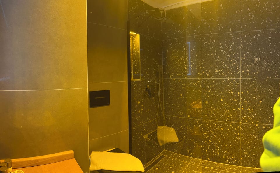 Standard Double or Twin Room, 1 Bedroom | Bathroom | Combined shower/tub, hair dryer, slippers, towels