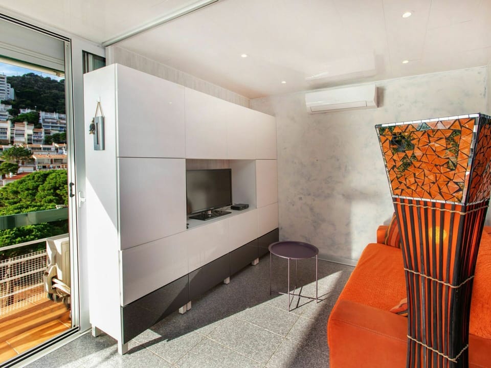 Furniture, Wood, Plant, Living Room, Orange, Building, Comfort, Hall, Interior Design, Flooring