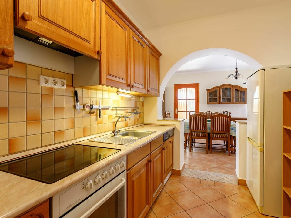 Cabinetry, Countertop, Furniture, Kitchen Sink, Property, Sink, Wood, Kitchen, Kitchen Stove, Kitchen Appliance