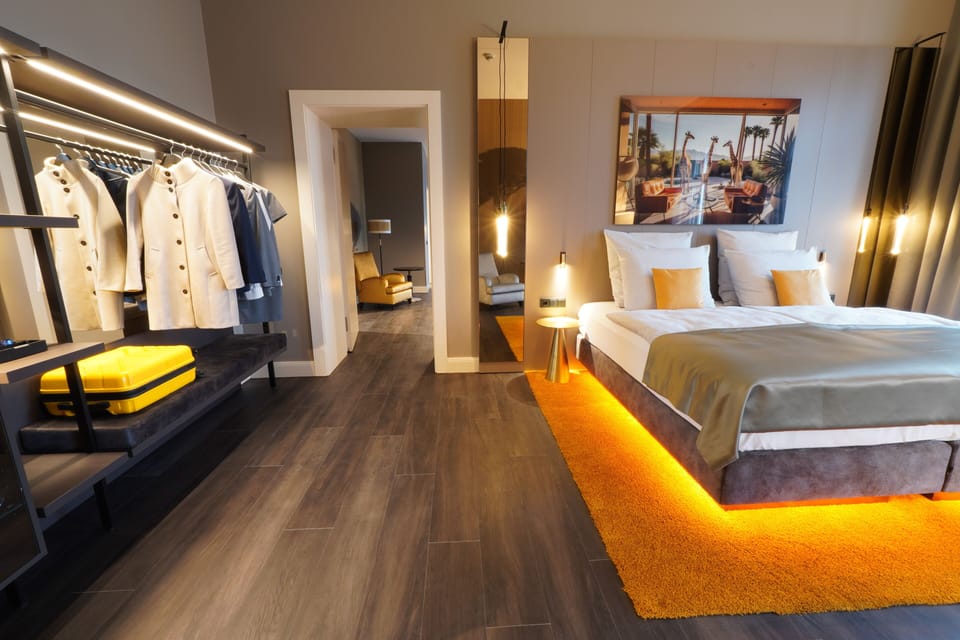 Premium bedding, in-room safe, desk, laptop workspace