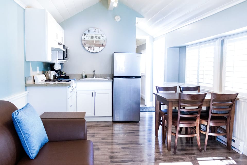Pelican Cottage (4), Family Cottage - No Dogs | Pillowtop beds, individually decorated, individually furnished