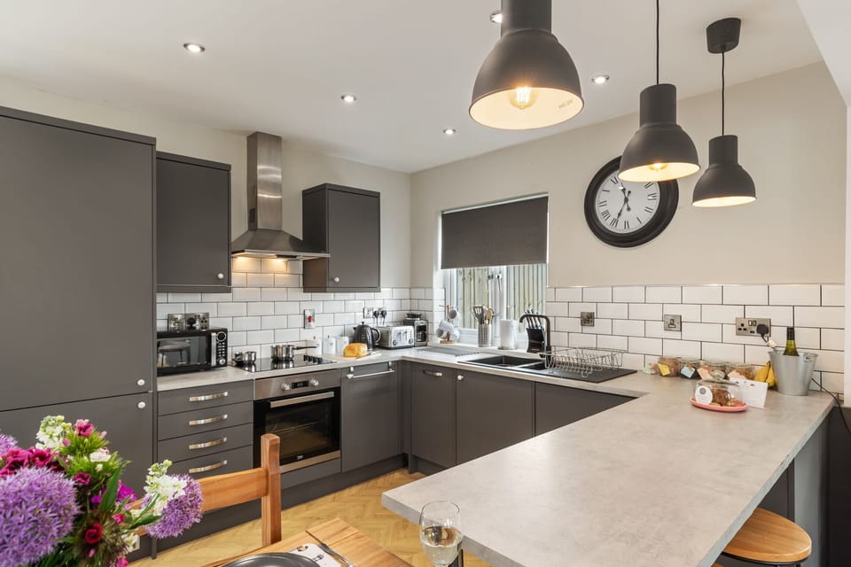 Cottage, Private Bathroom | Shared kitchen | Highchair