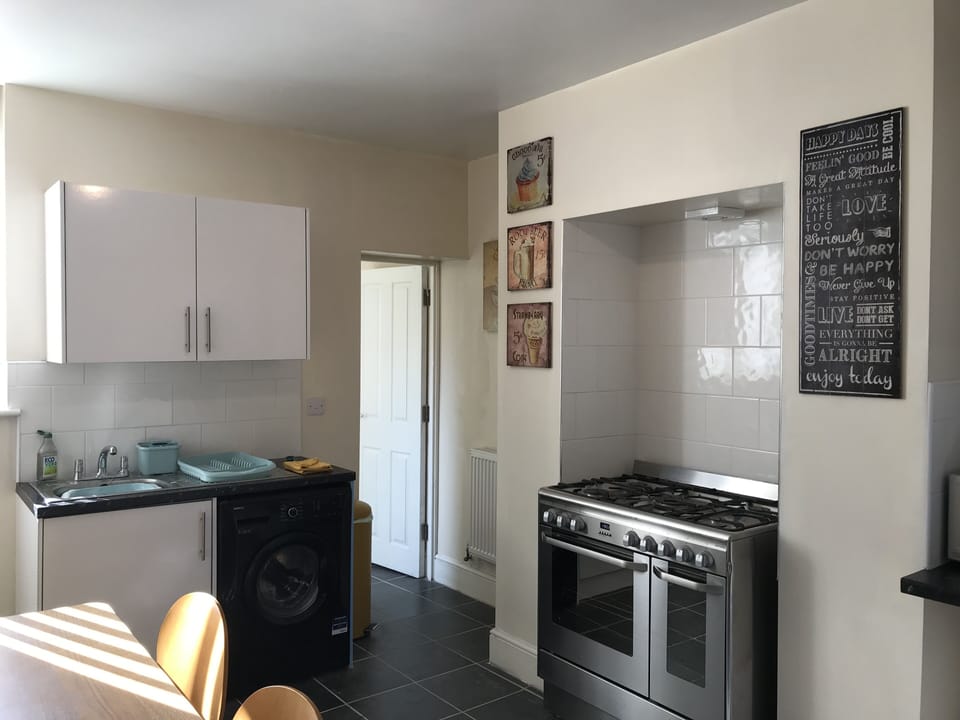 Comfort House, Private Bathroom | Shared kitchen | Highchair