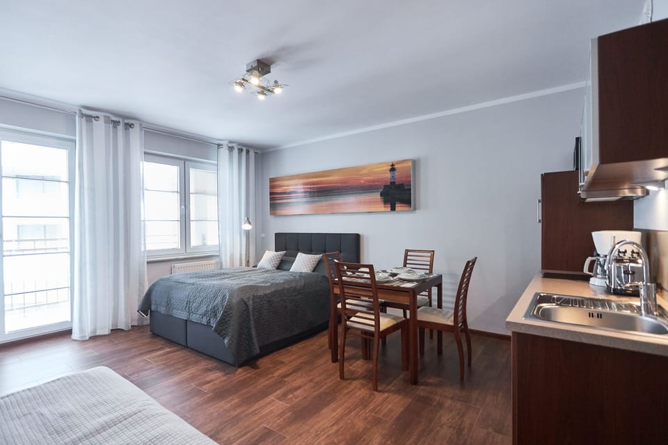Standard Studio | Living area | TV