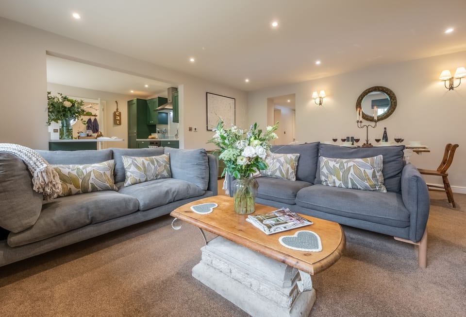 Ground floor: Open-plan dining and sitting area