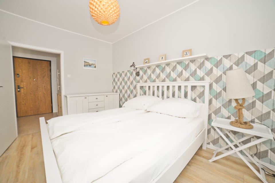Executive Apartment | 1 bedroom, iron/ironing board, WiFi (free), bed sheets