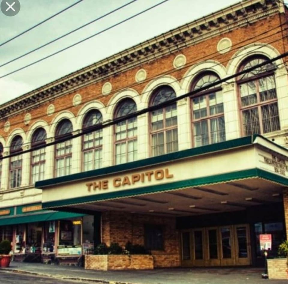 Capitol Theater, metro North train, and downtown Port Chester is less than 1 mile away.