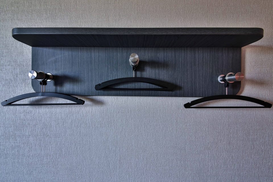 Twin Room with Window | Laptop workspace, soundproofing, iron/ironing board, free WiFi
