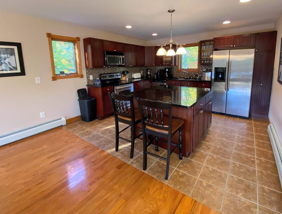 Fully equipped kitchen (2nd level)