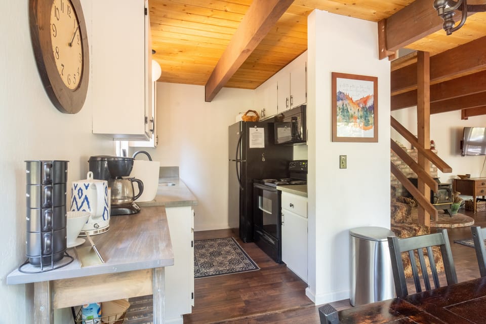 Oven and microwave