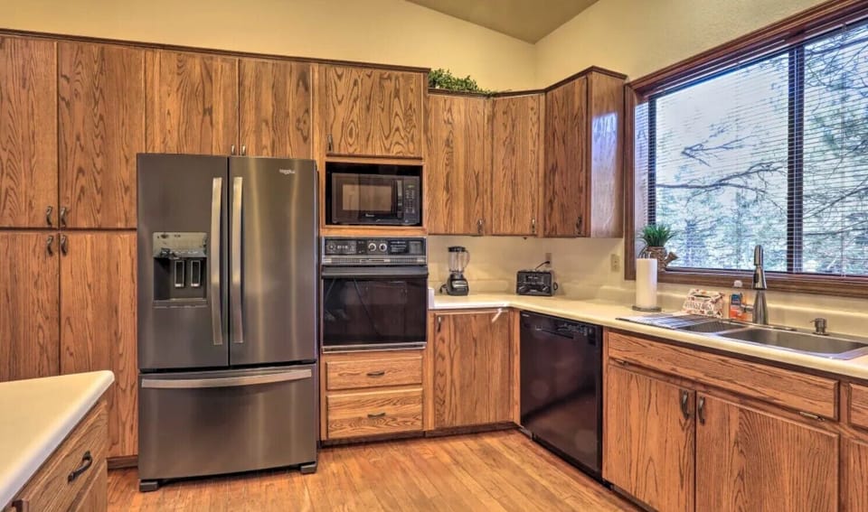 Kitchen | Tea Kettle | Knife Set | Spices | Ice Maker