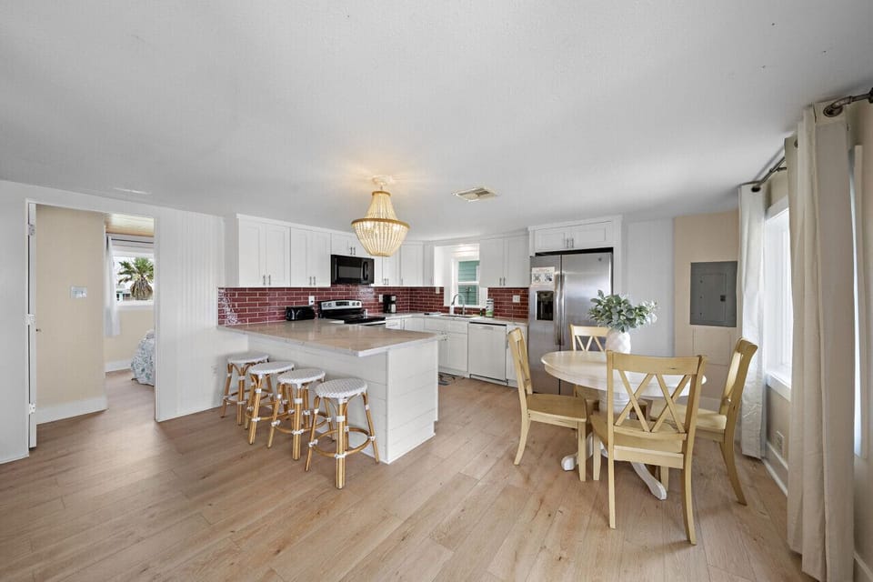 A kitchen perfect for preparing meals for the family!