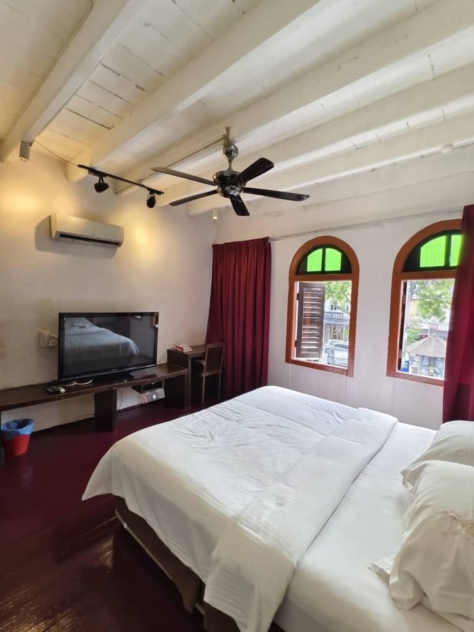 Superior Double (Shared Bathroom) | In-room safe, iron/ironing board, free WiFi, bed sheets