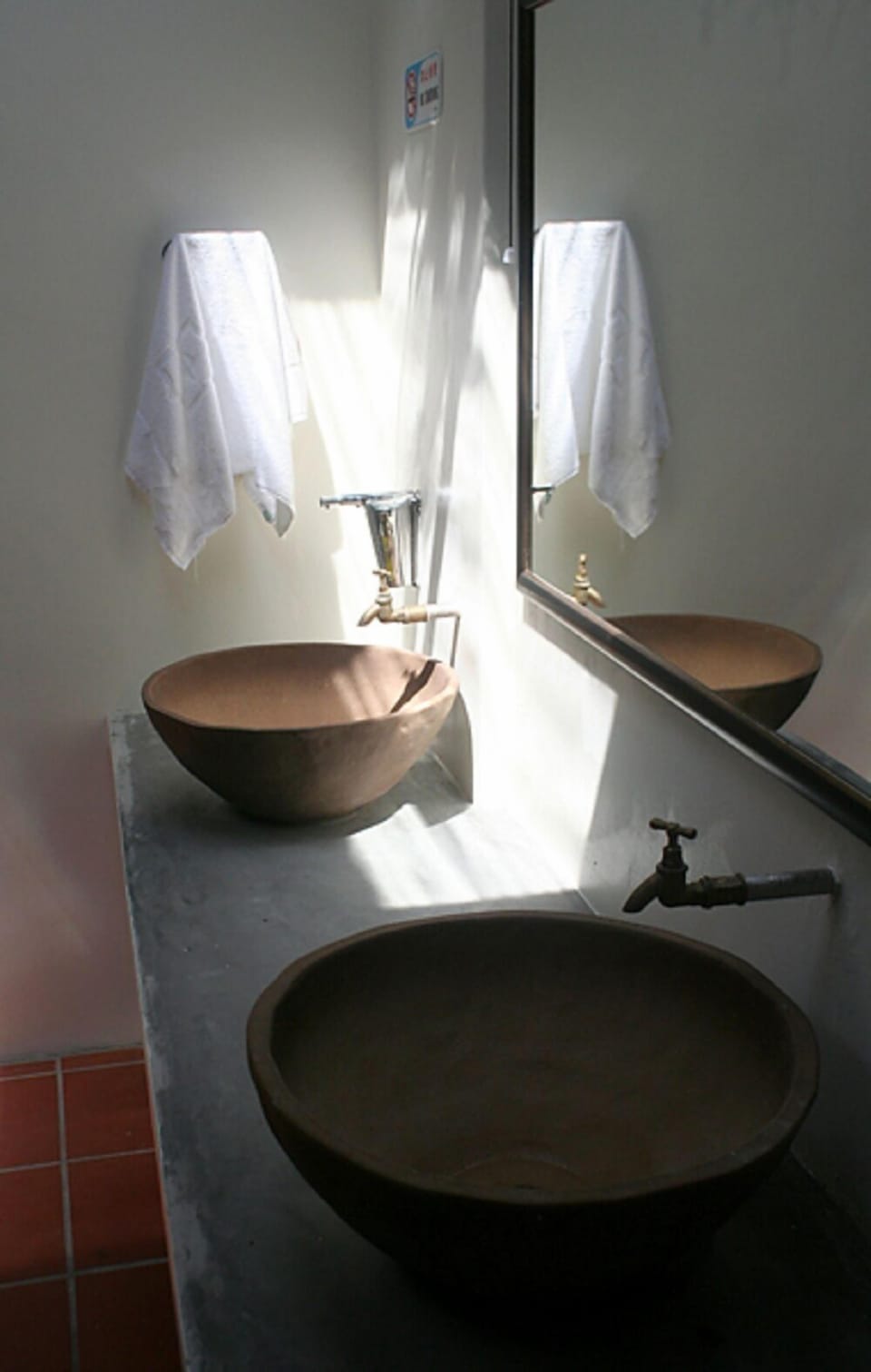 Bathroom sink