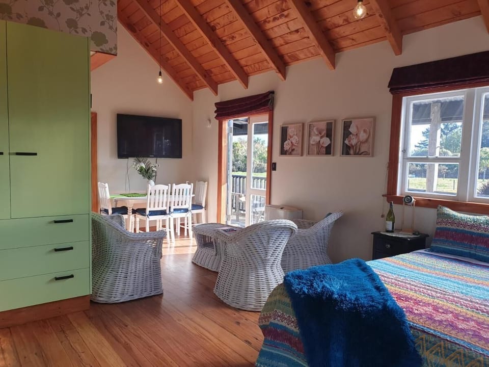 Design Cottage | Living area | Flat-screen TV