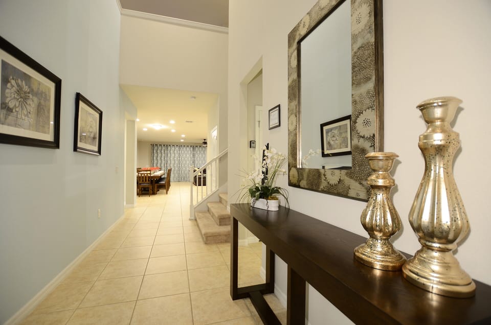 Front entrance hall way