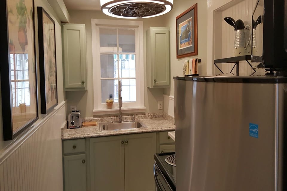 Full kitchen with all essentials & extras