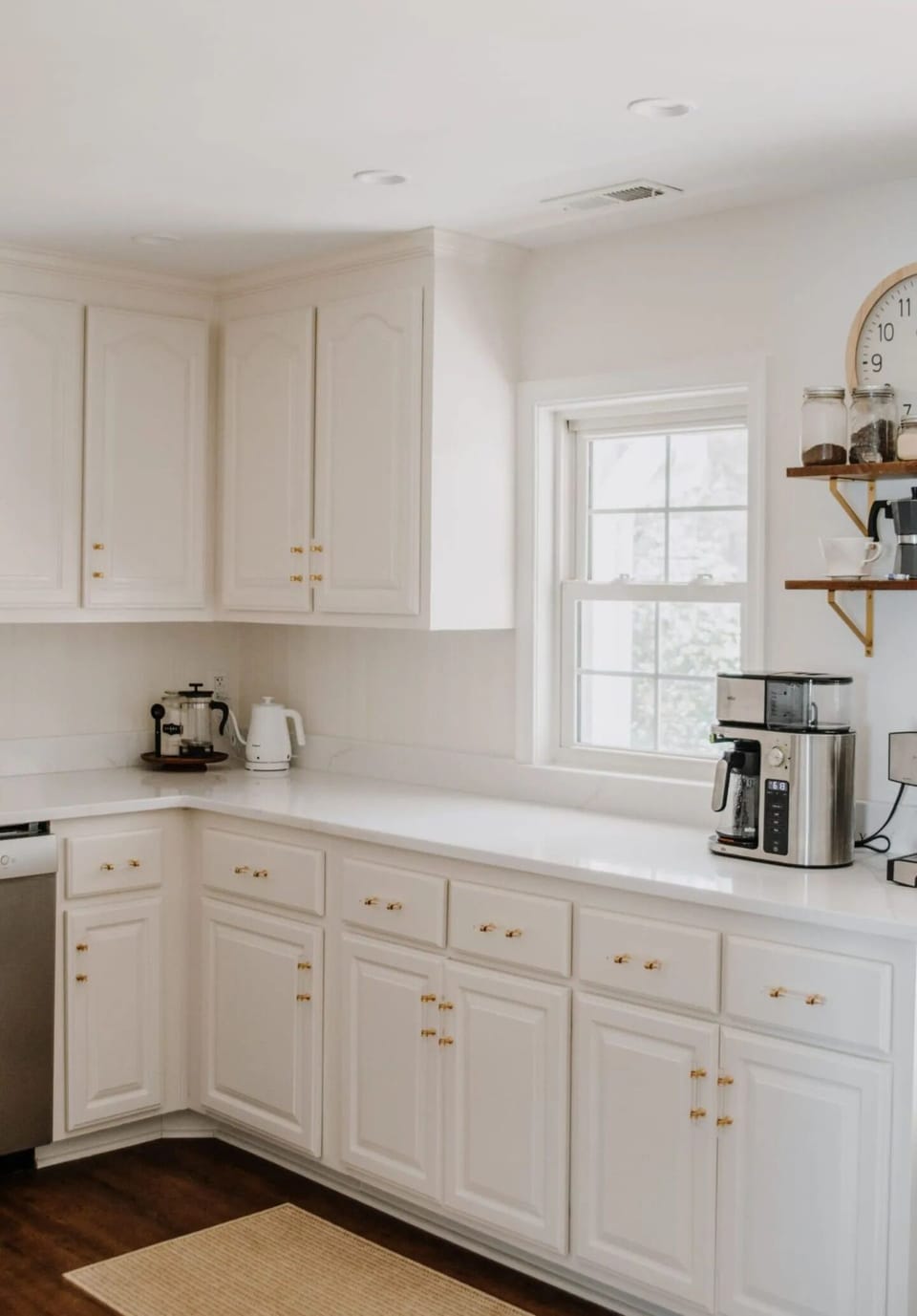 The light and bright kitchen is fully stocked and a delight to cook in.