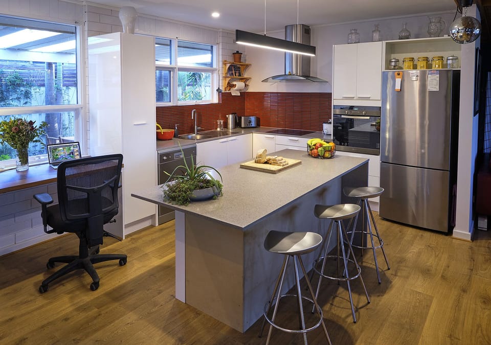 Fully equipped kitchen for gourmet chefs, and an office/work area too.