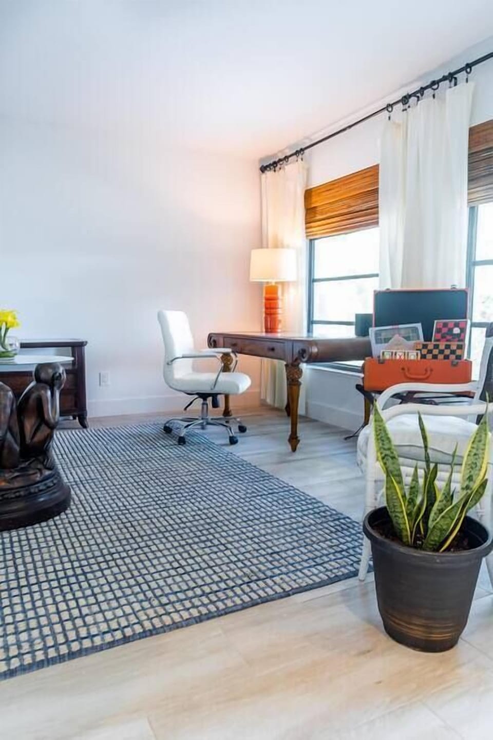 Get away for a minute in our cozy workplace 