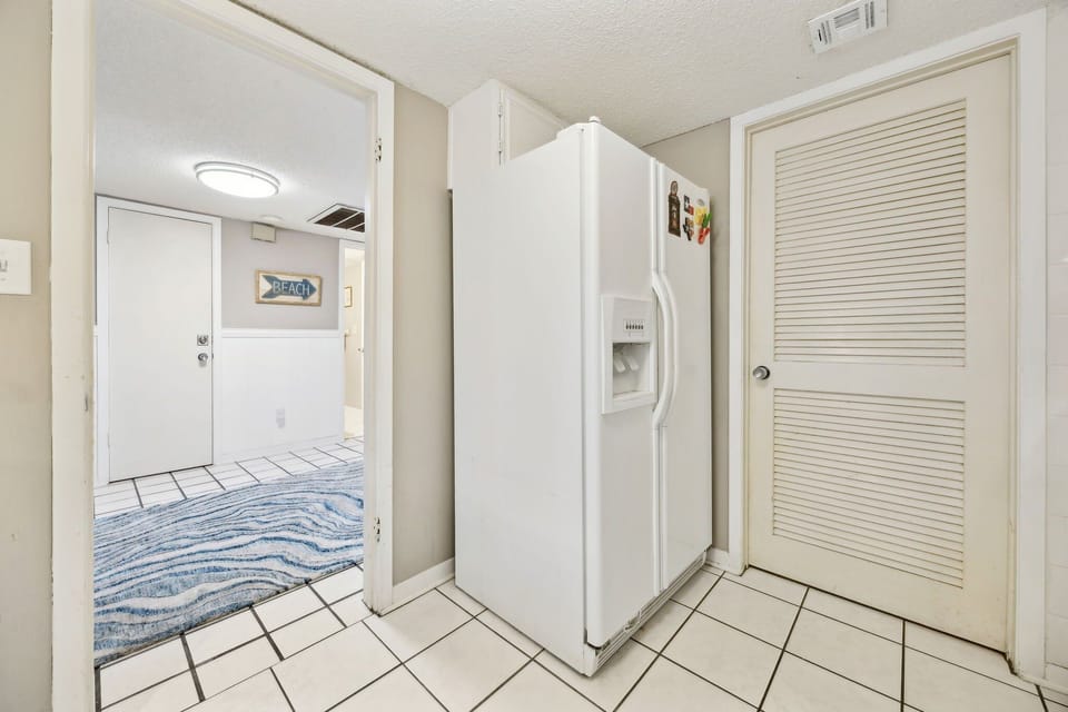 Condo, 2 Bedrooms | Interior