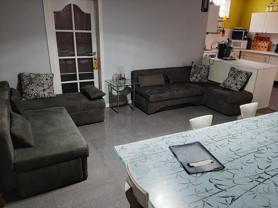 House, 5 Bedrooms, Terrace, Garden View | Living area