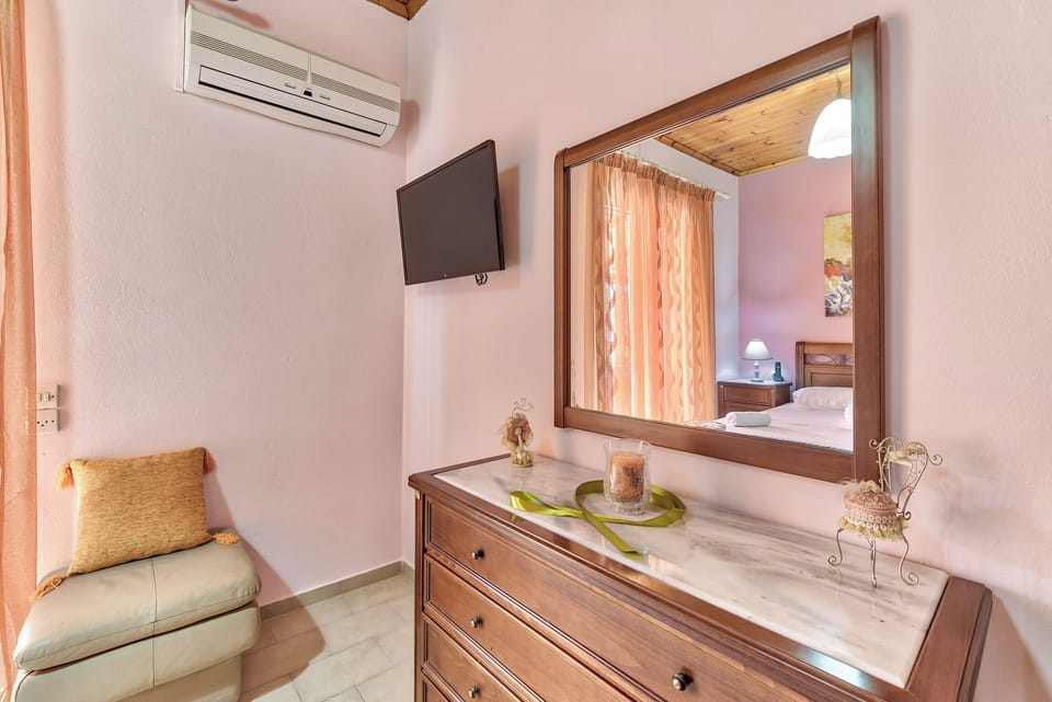 Villa, 2 Bedrooms, Smoking, Private Pool | Interior