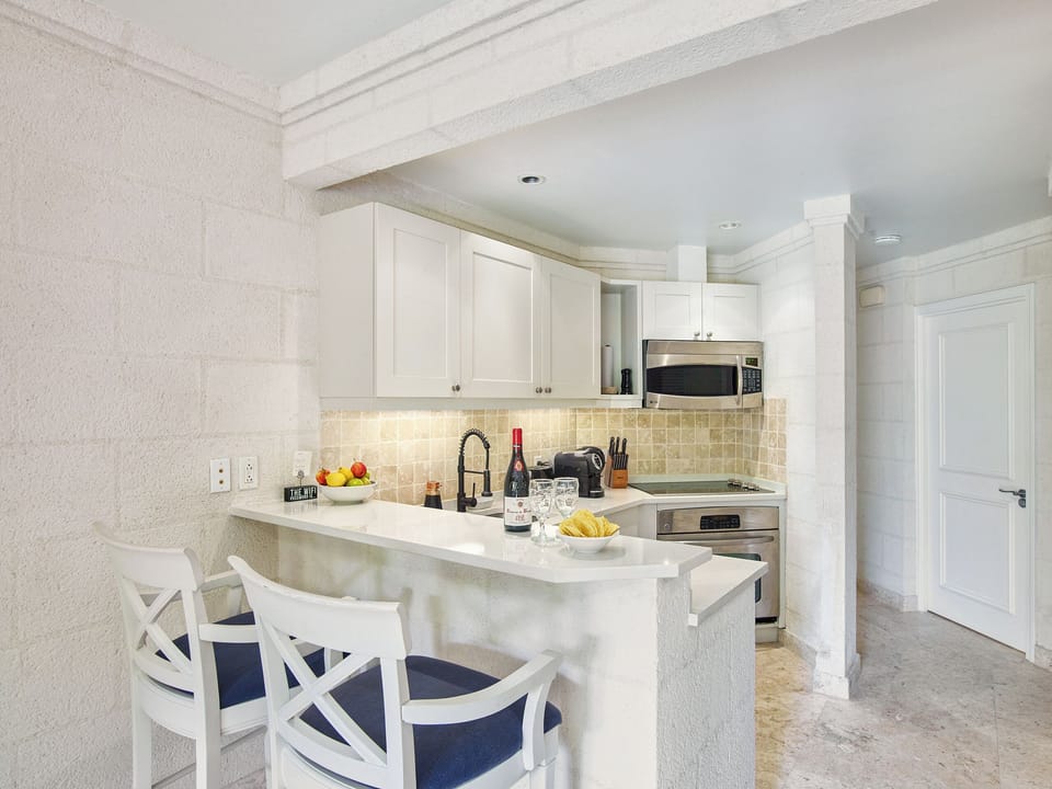 Apartment, 1 Bedroom, Patio, Garden View | Living area