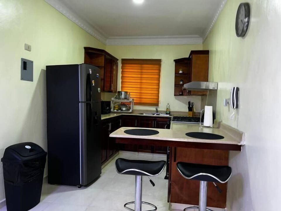 Apartment, 1 Bedroom, Patio, City View | Dining room