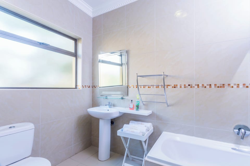 Room, 1 Bedroom, Smoking, Balcony | Bathroom | Shower