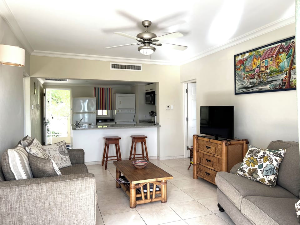 Apartment, 2 Bedrooms, Balcony, Garden View | Interior