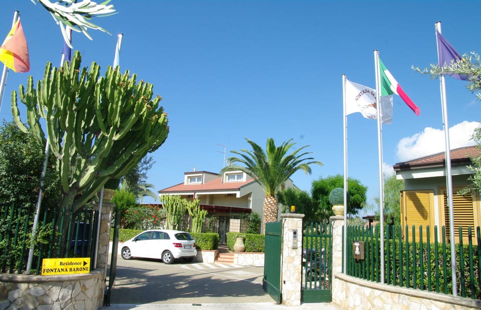 Apartment, 2 Bedrooms, Smoking, Patio | Property grounds