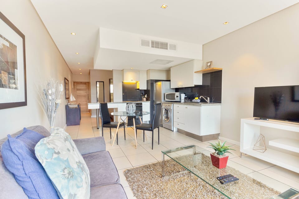 Apartment, 1 Bedroom, Smoking, Balcony | Living area