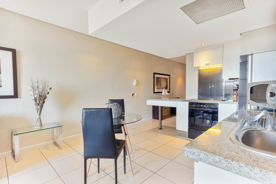 Apartment, 1 Bedroom, Smoking, Balcony | Living room