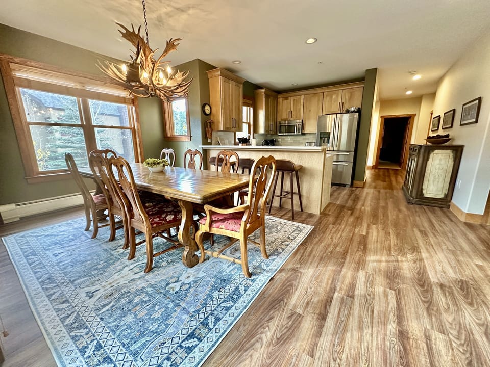 Condo, 3 Bedrooms | Dining