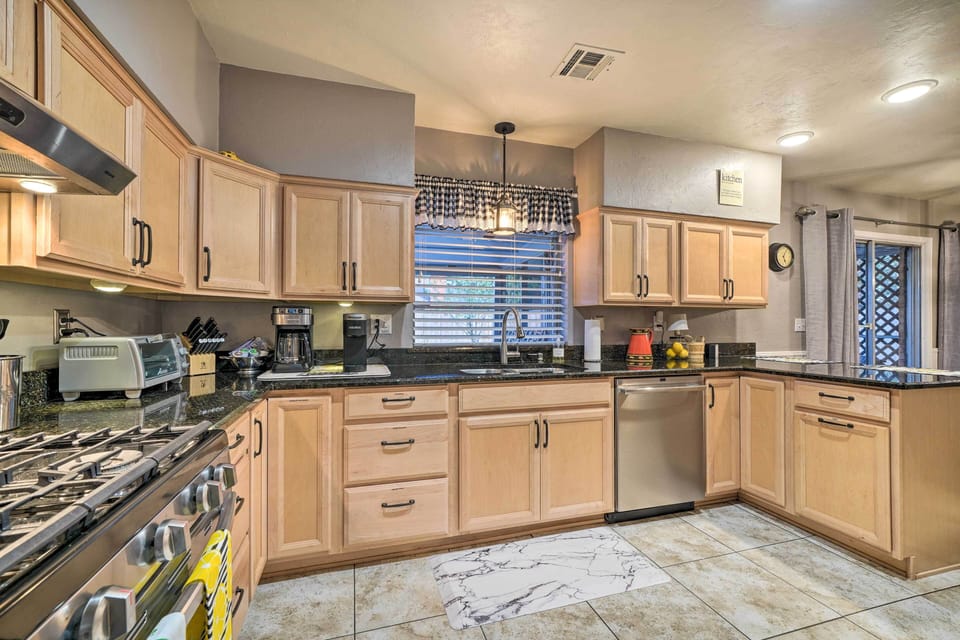Kitchen | Coffee Maker | Toaster | Toaster Oven | Blender | Crock-Pot